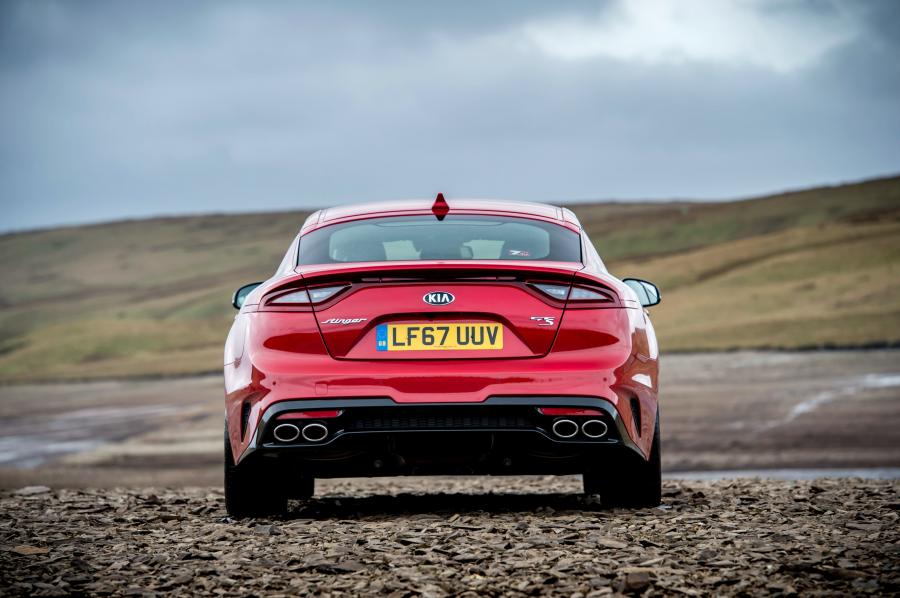  Kia Stinger GTS (CK) 2017 года  (UK) (фото 31 из 40)